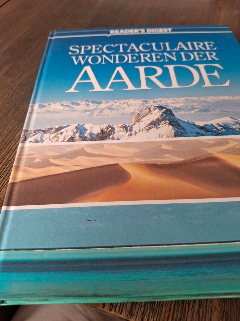 Spectaculaire Wonderen der Aarde - Reader's Digest, Boeken, Natuur, Ophalen of Verzenden, Zo goed als nieuw, Natuur algemeen
