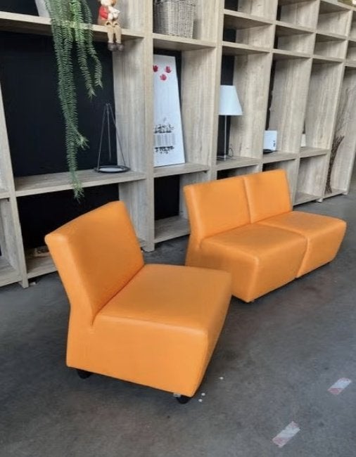SET - Ahrend Fauteuil / stoel, 120 euro, Huis en Inrichting, Gebruikt, Ophalen of Verzenden, 50 tot 75 cm, Leer