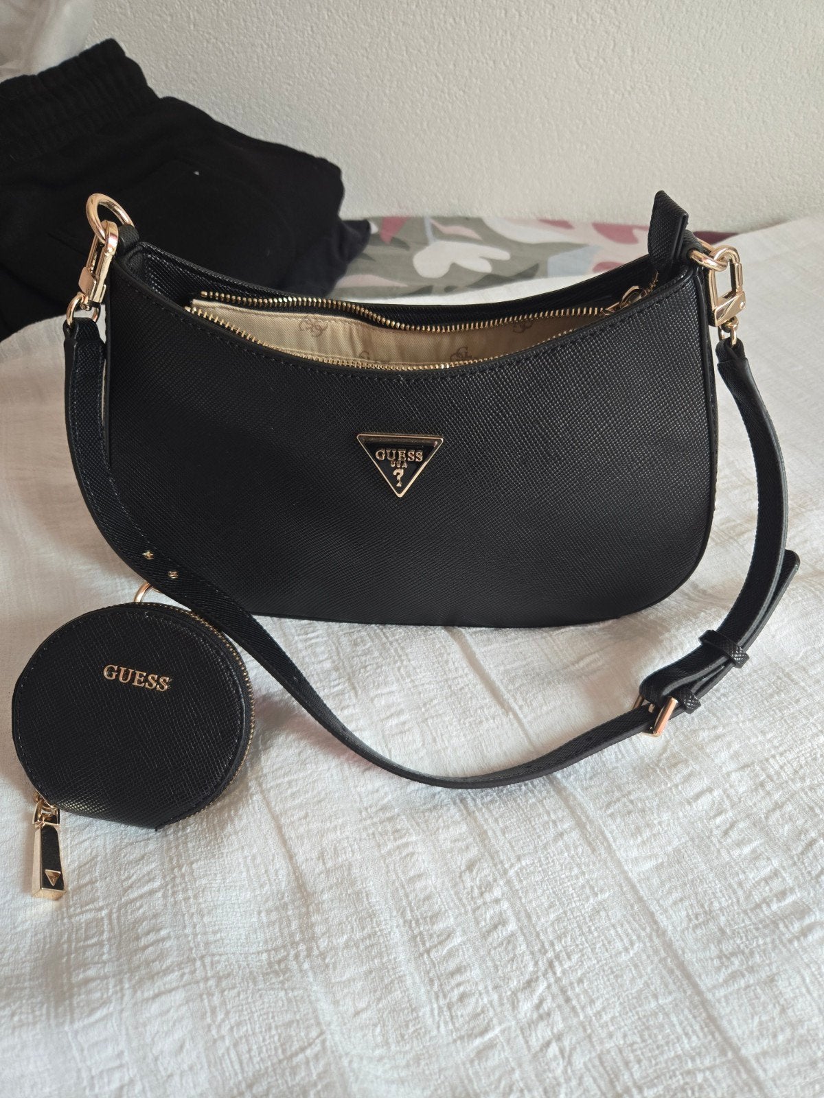 Guess schoudertasje met portemonnee - Zwart, Sieraden, Tassen en Uiterlijk, Ophalen, Zo goed als nieuw, Zwart, Schoudertasje