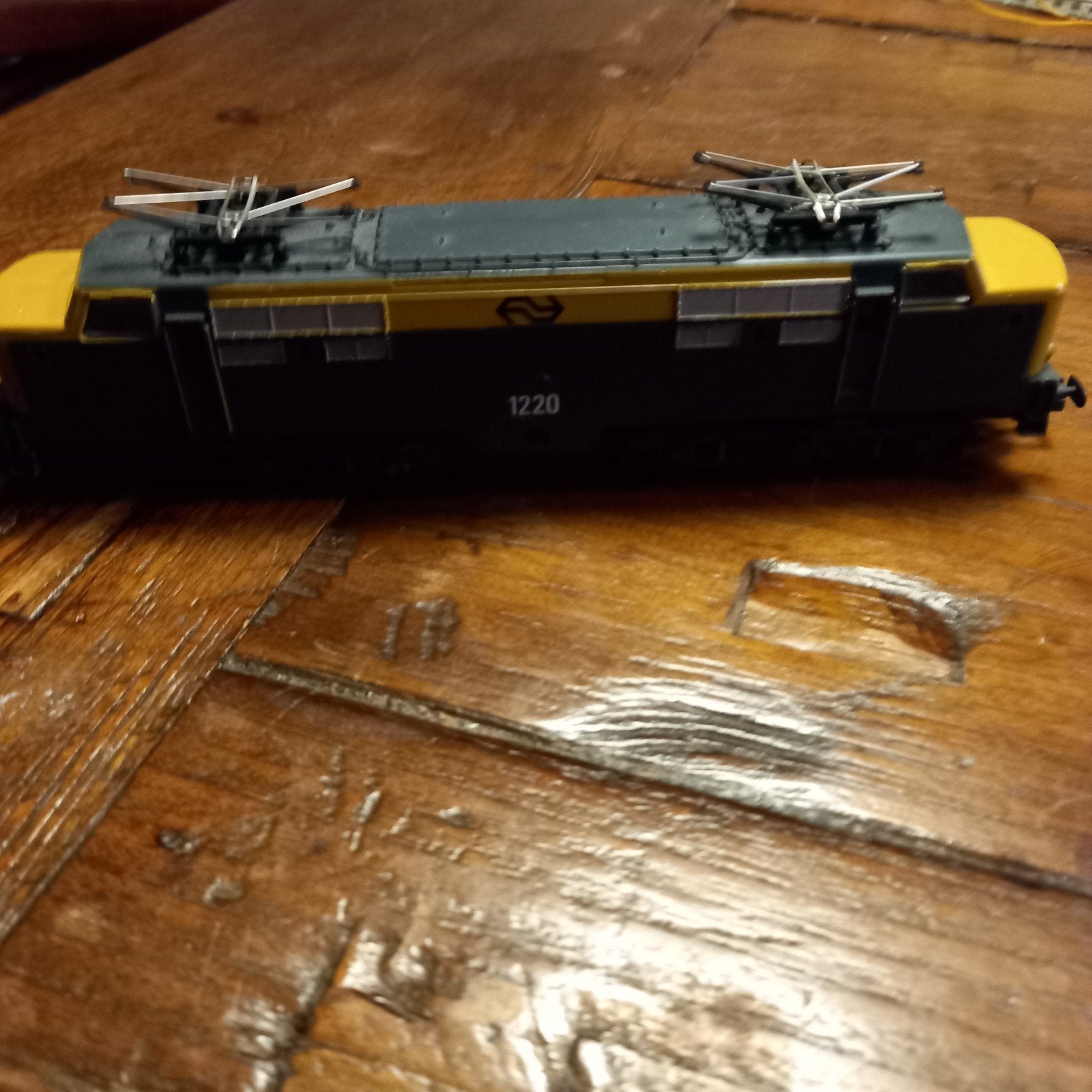 NS Locomotief 1220 met functionerende kopverlichting, Hobby en Vrije tijd, Modeltreinen | H0, Gebruikt, Ophalen of Verzenden, NS