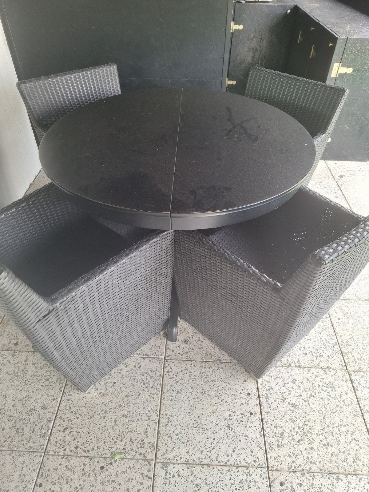 Zwarte Wicker Tuinset met Ronde Tafel en 4 Stoelen, Tuin en Terras, Ophalen, 4 zitplaatsen, Gebruikt, Wicker