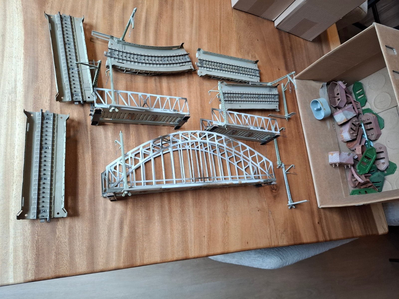 Märklin H0 - Partij brugdelen en pijlers, Hobby en Vrije tijd, Modeltreinen | H0, Wisselstroom, Gebruikt, Brug, Tunnel of Gebouw