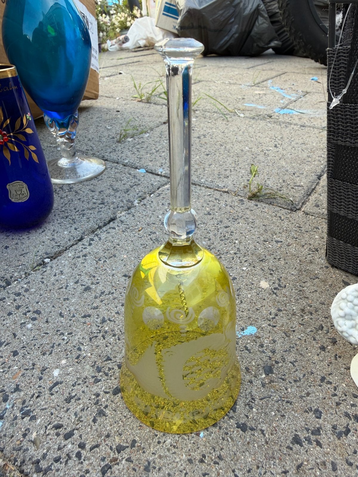 Vintage glazen bel - geel met etsdecoratie kristal, Antiek en Kunst, Verzenden