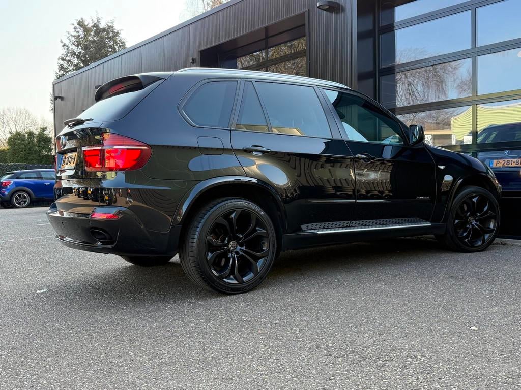 BMW X5 XDrive30d M-Sport Shadowline 7-Persoons 20' Breedset, Auto's, BMW, Gebruikt, 2993 cc, 255 €/maand, 7 stoelen