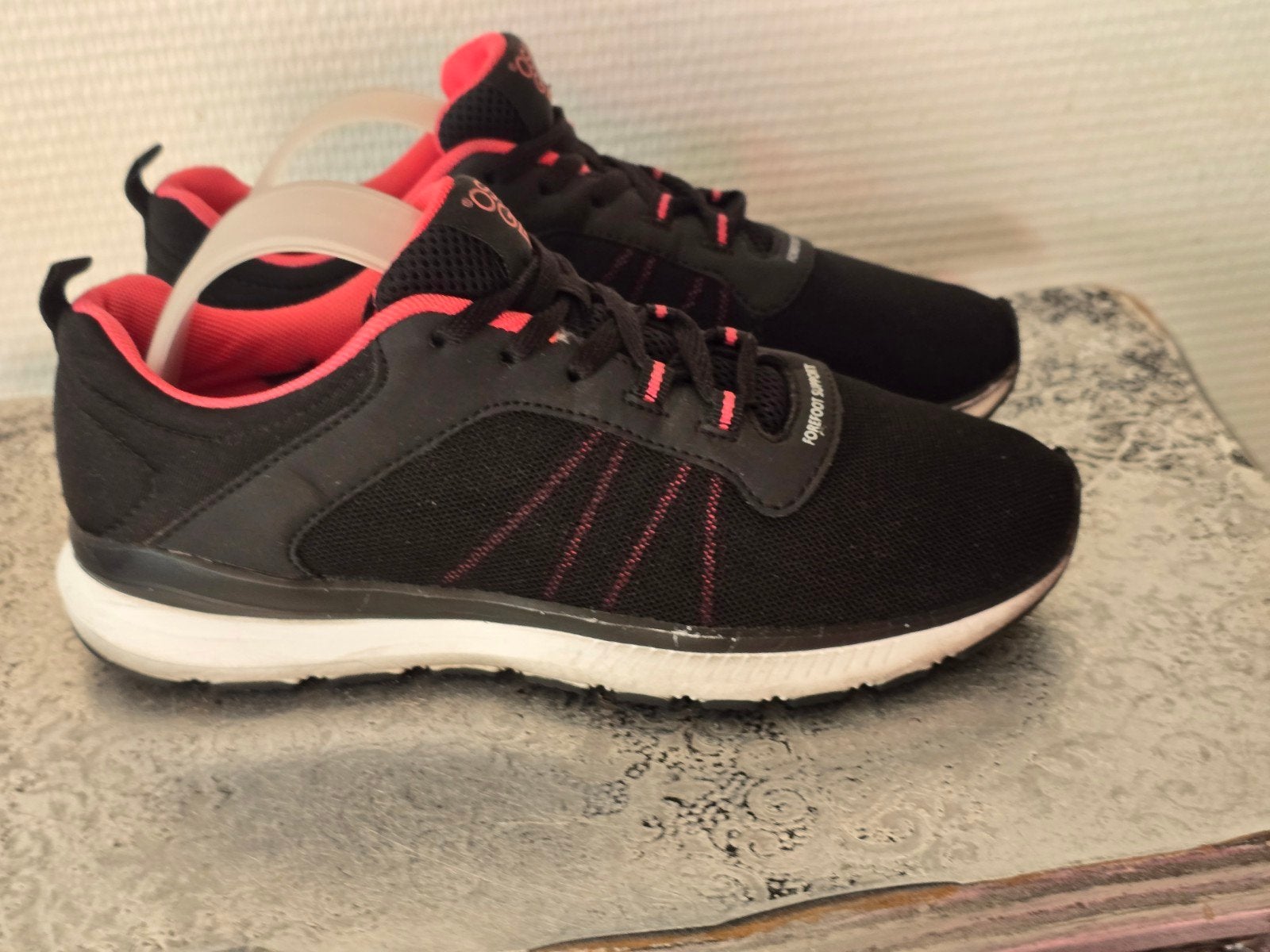 Osaga sneakers maat 38 zwart roze, Kleding | Dames, Schoenen, Zwart, Ophalen of Verzenden, Sneakers of Gympen, Osaga