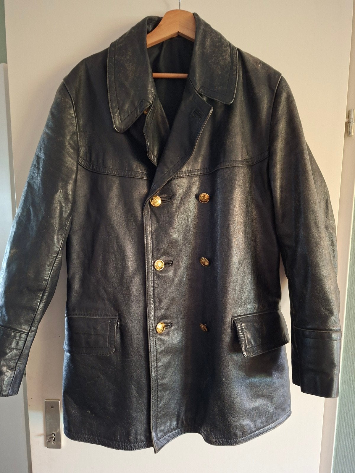 Vintage Leren Jas met Rijkswapen Knopen - Waarschijnlijk XL, Onbekend, Zwart, Maat 56/58 (XL), Ophalen of Verzenden