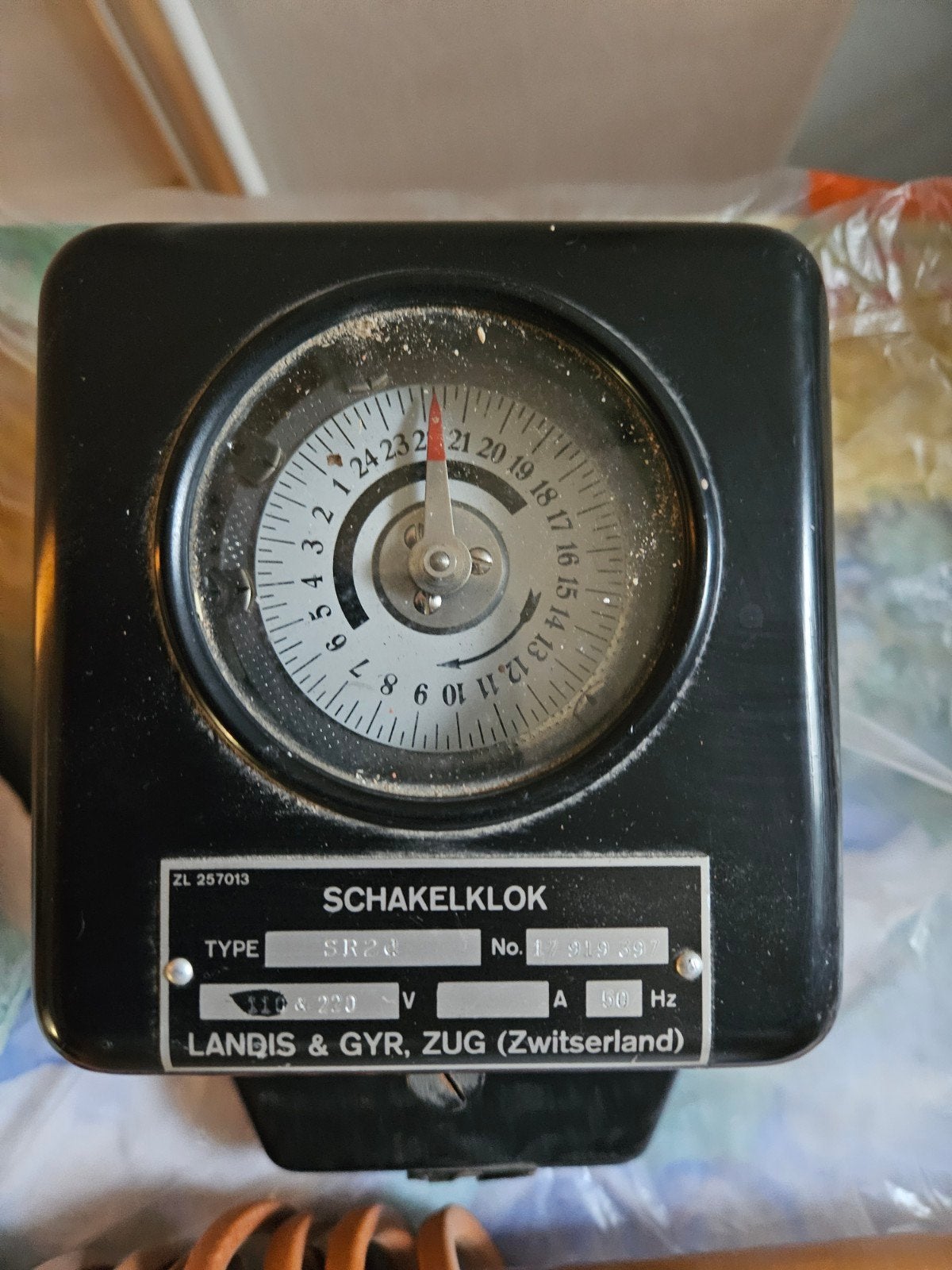 retro schakelklok, Ophalen