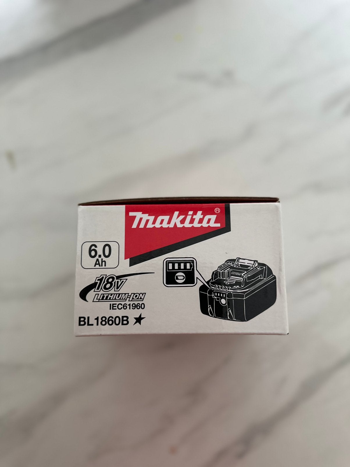 Makita accu 18v, Doe-het-zelf en Verbouw, Gereedschap | Machine-onderdelen en Toebehoren, Ophalen of Verzenden, Nieuw