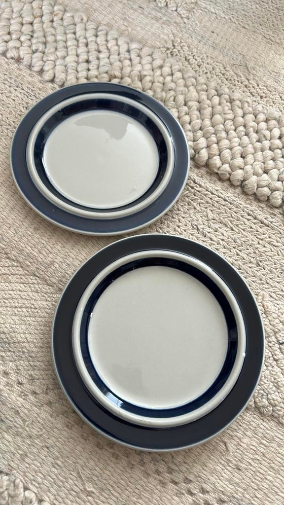 2 ontbijtborden Arabia Anemone Ulla Procopé, Huis en Inrichting, Keuken | Servies, Keramiek, Ophalen of Verzenden, Zo goed als nieuw