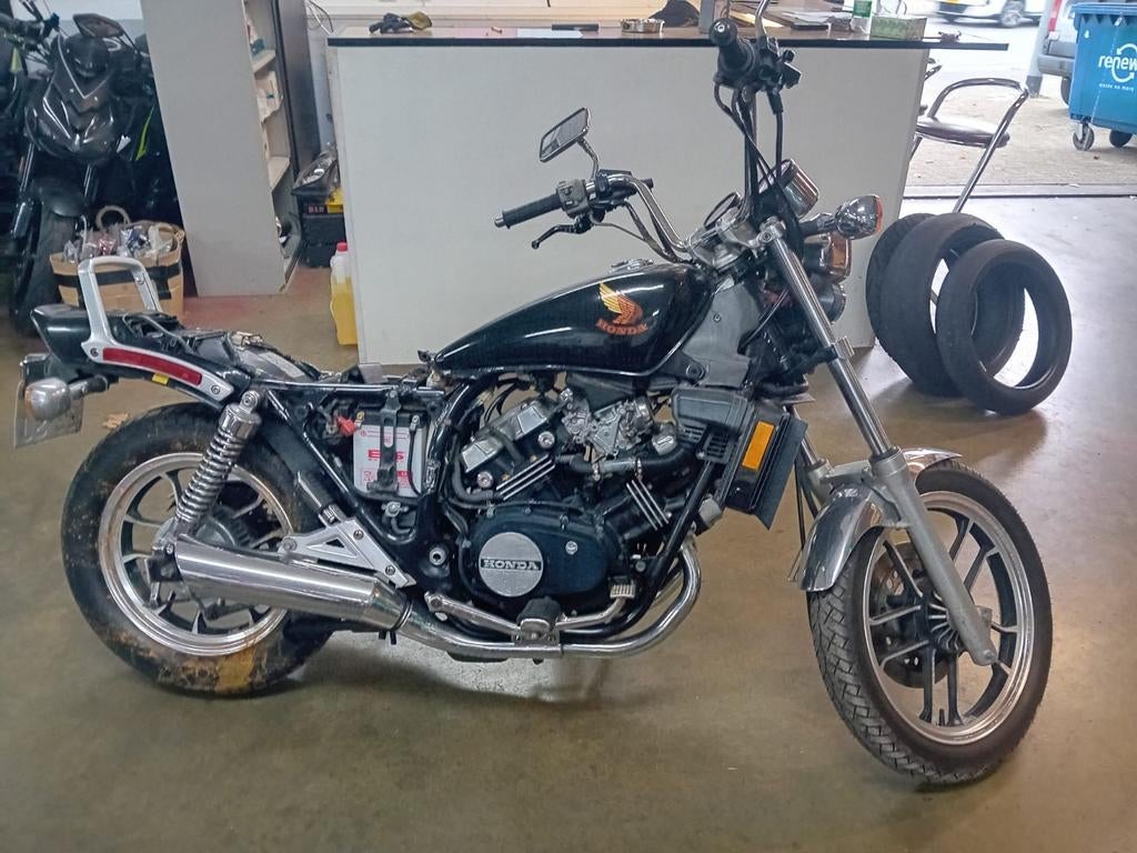 Honda V30 Magna onderdelen parts motorblok frame carburateur, Ophalen of Verzenden, Q, R, E