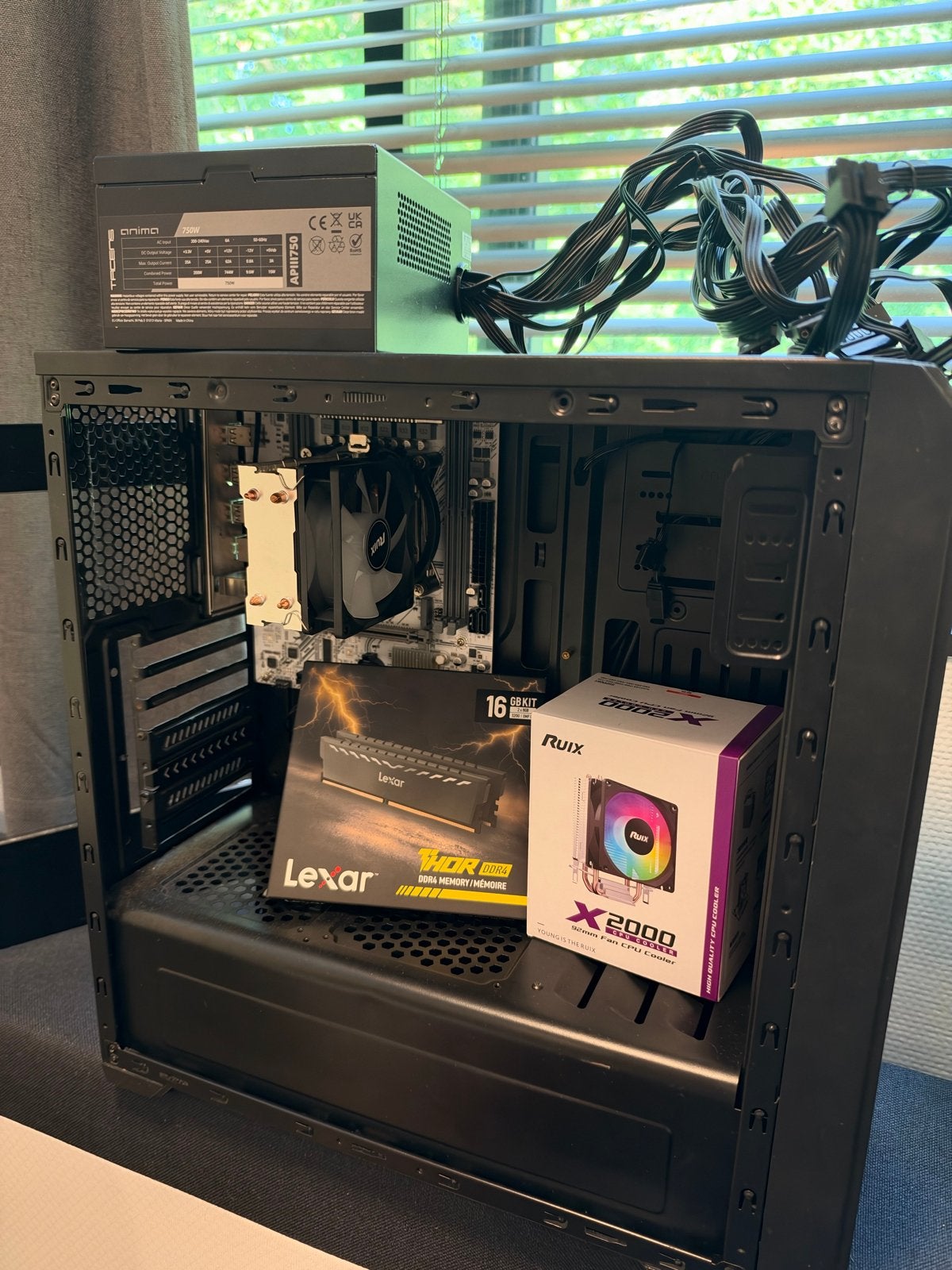 Gaming PC Intel E5 2640 V4, 16GB RAM, 2 tot 3 Ghz, Ophalen of Verzenden, Zo goed als nieuw, Gaming