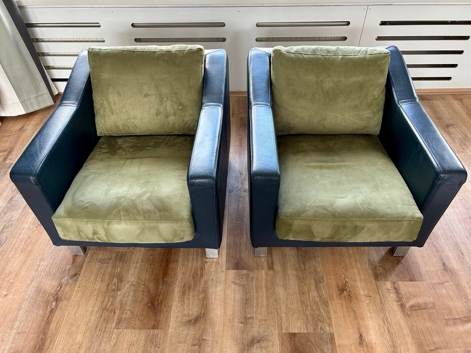 Set van 2 Leolux fauteuils - donkerblauw leer met groen, Ophalen, Gebruikt, 75 tot 100 cm, Modern