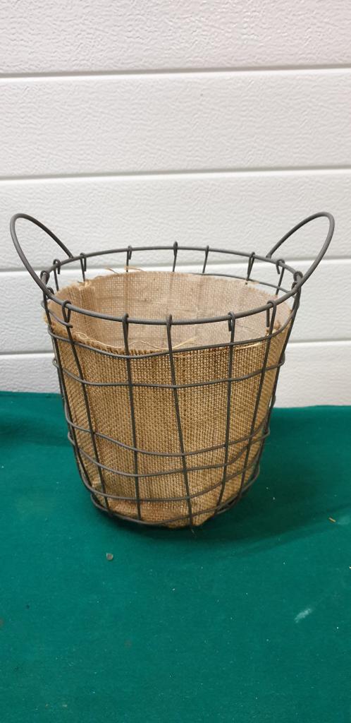 bloempot metaal met jute zak, Tuin en Terras, Ophalen of Verzenden, 'T Olde Gre-j, Info@toldegrej.nl, Endepoelstraat 20f Didam
