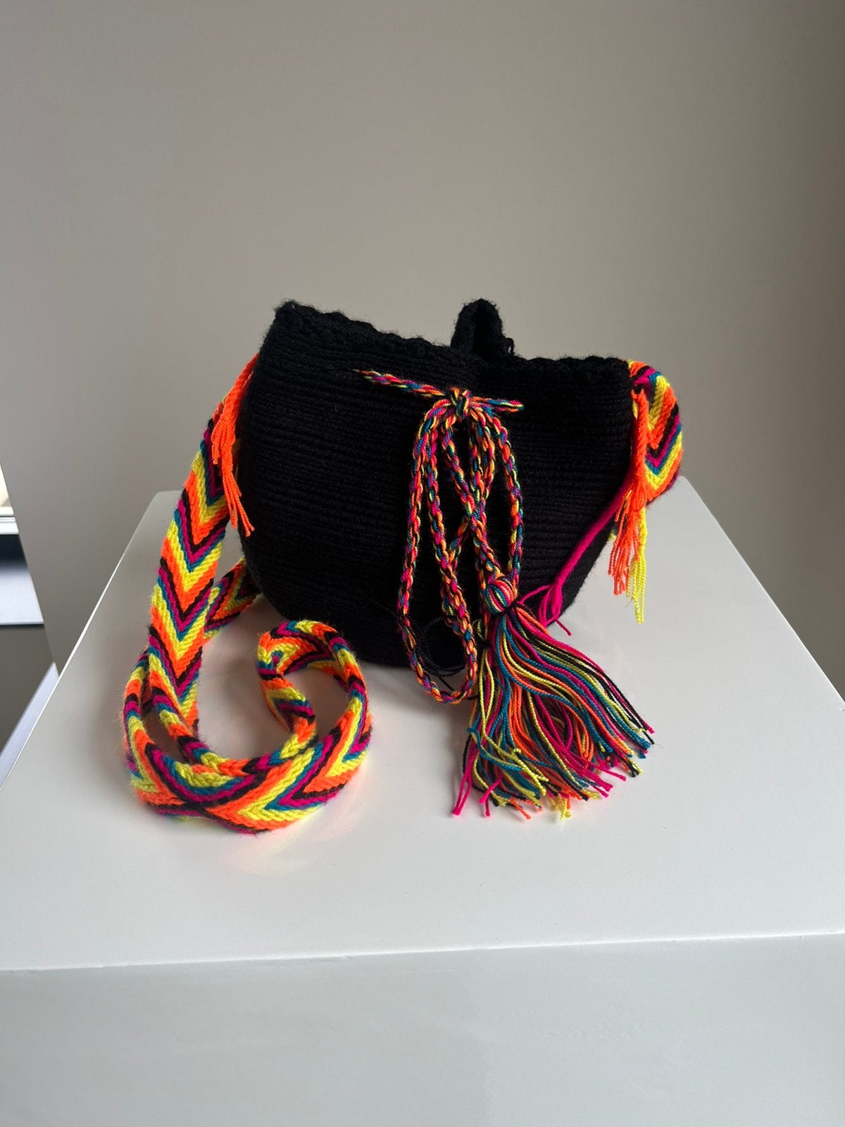 Nieuw! Mochila cross body tasje zwart roze geel, Ophalen of Verzenden, Nieuw, Zwart, Overige merken