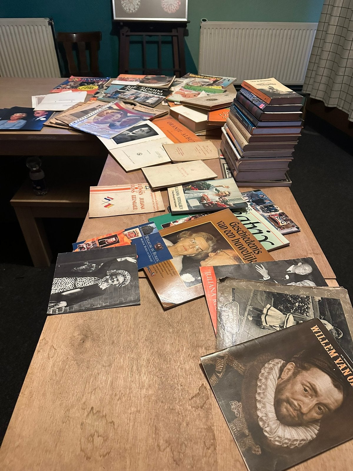 Grote verzameling Koningshuis boeken en tijdschriften, Verzamelen, Ophalen of Verzenden, Gebruikt, Nederland, Tijdschrift of Boek
