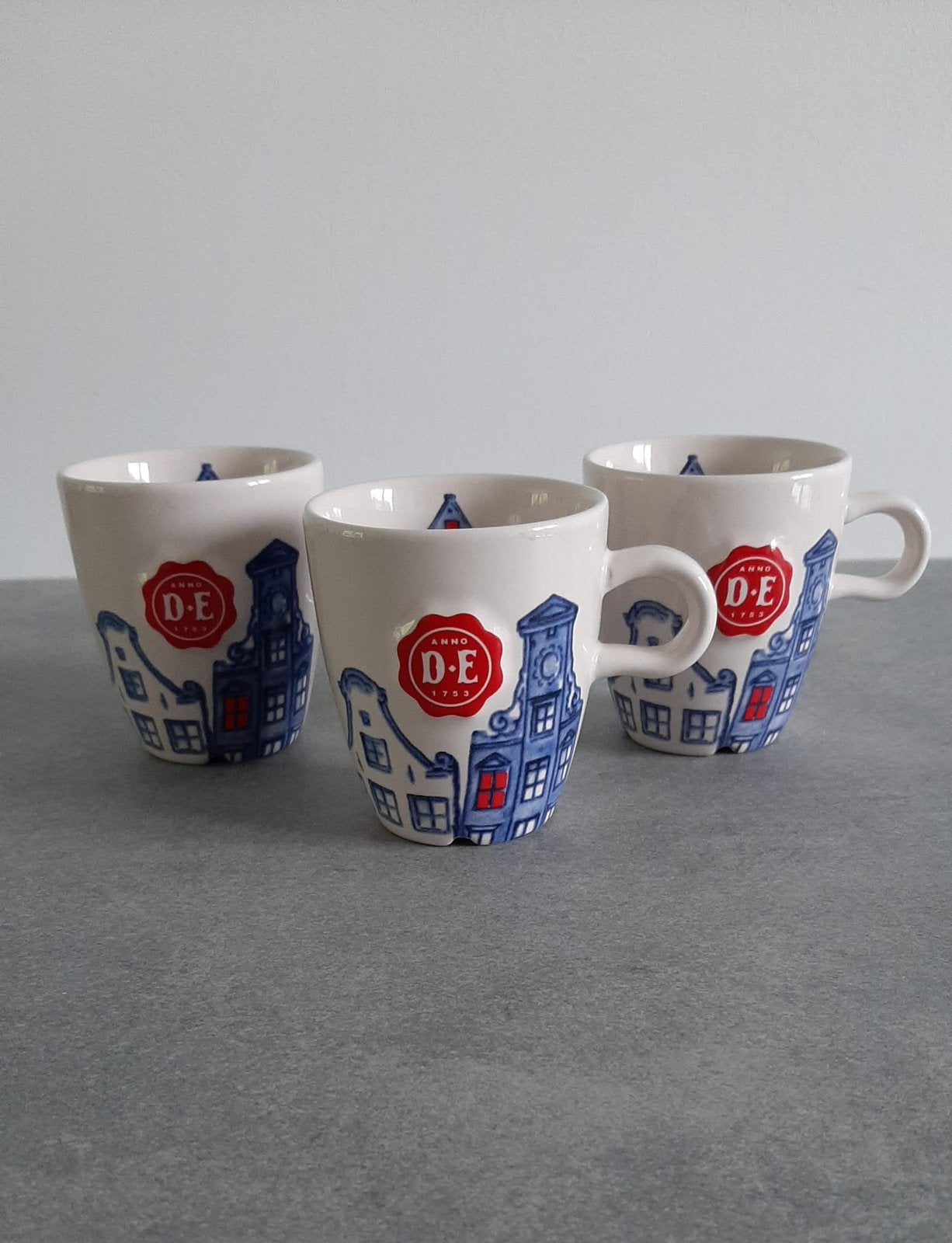 DE Hollandsche Waaren Douwe Egberts kopjes blauw wit huisjes, Ophalen of Verzenden, Zo goed als nieuw, Overige stijlen, Kop(pen) en/of Schotel(s)