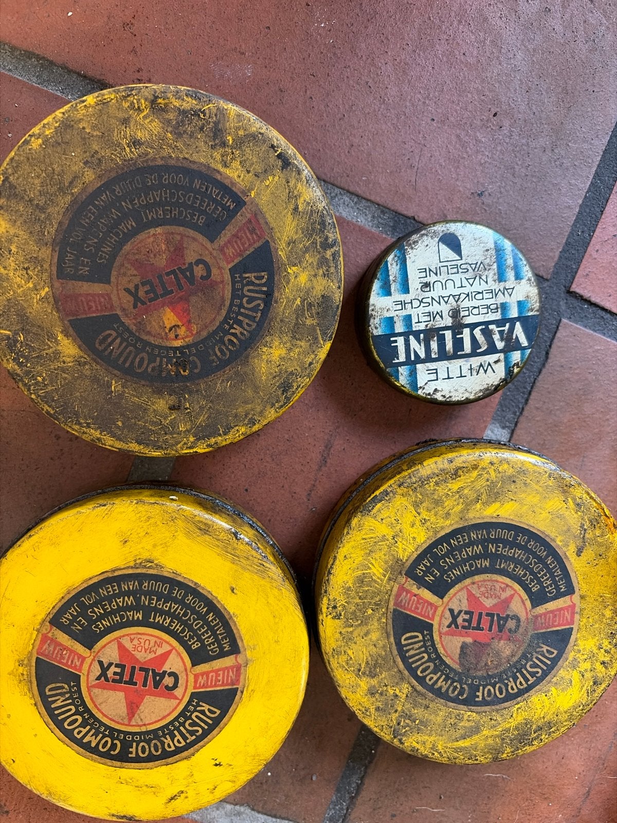 Vintage blikken: Caltex Rustproof Compound & Vaseline, Ophalen of Verzenden, Gebruikt, Overige, Overige merken