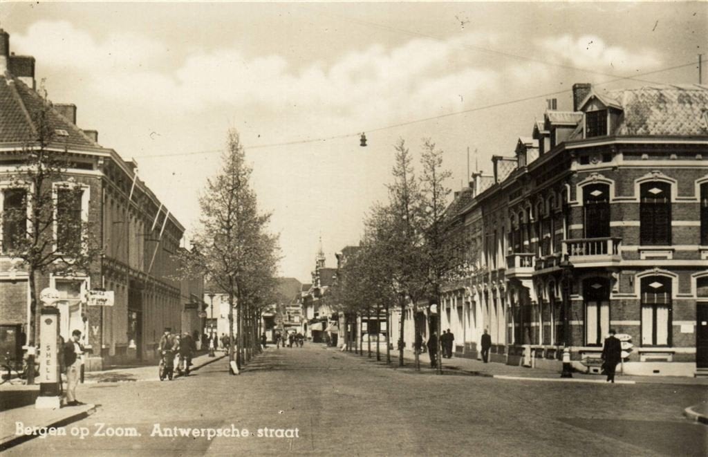 Bergen op Zoom. Antwerpsche straat - Shell - 1943 gelopen, Verzenden, 1940 tot 1960, Gelopen, Noord-Brabant