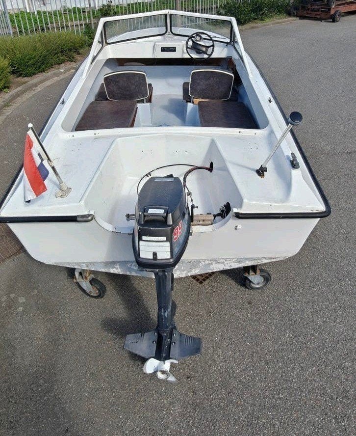 Foto 5 van leuk speedbootje, tourbootje met 9,9pk Tohatsu elektrische