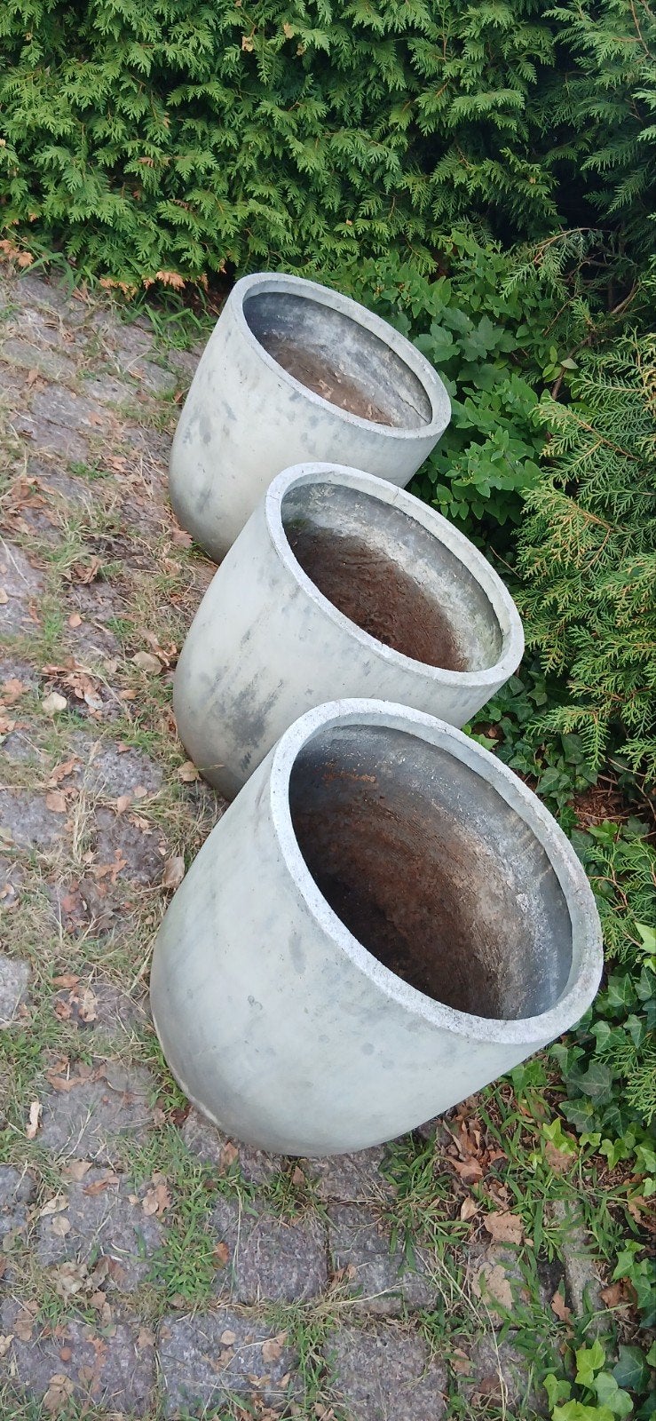 Grote ronde bloempotten van beton/steen, 3 stuks, Tuin en Terras, Ophalen, Kunststof, Gebruikt, 40 cm of meer