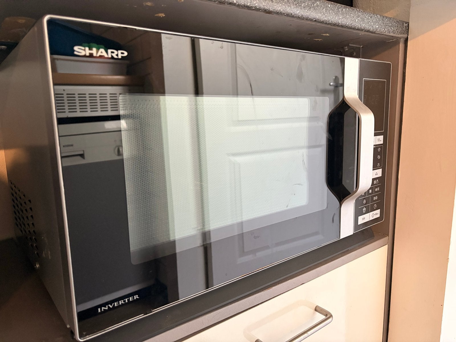 Sharp combi magnetron/oven, Ophalen, Magnetron, Zo goed als nieuw, 45 tot 60 cm