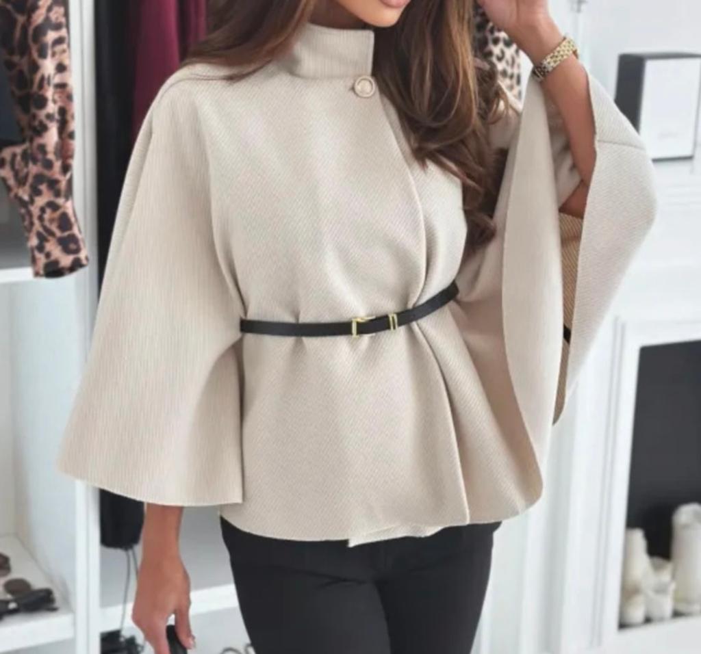 Luxe poncho met riempje, Ophalen of Verzenden, Nieuw, Maat 38/40 (M), Wit