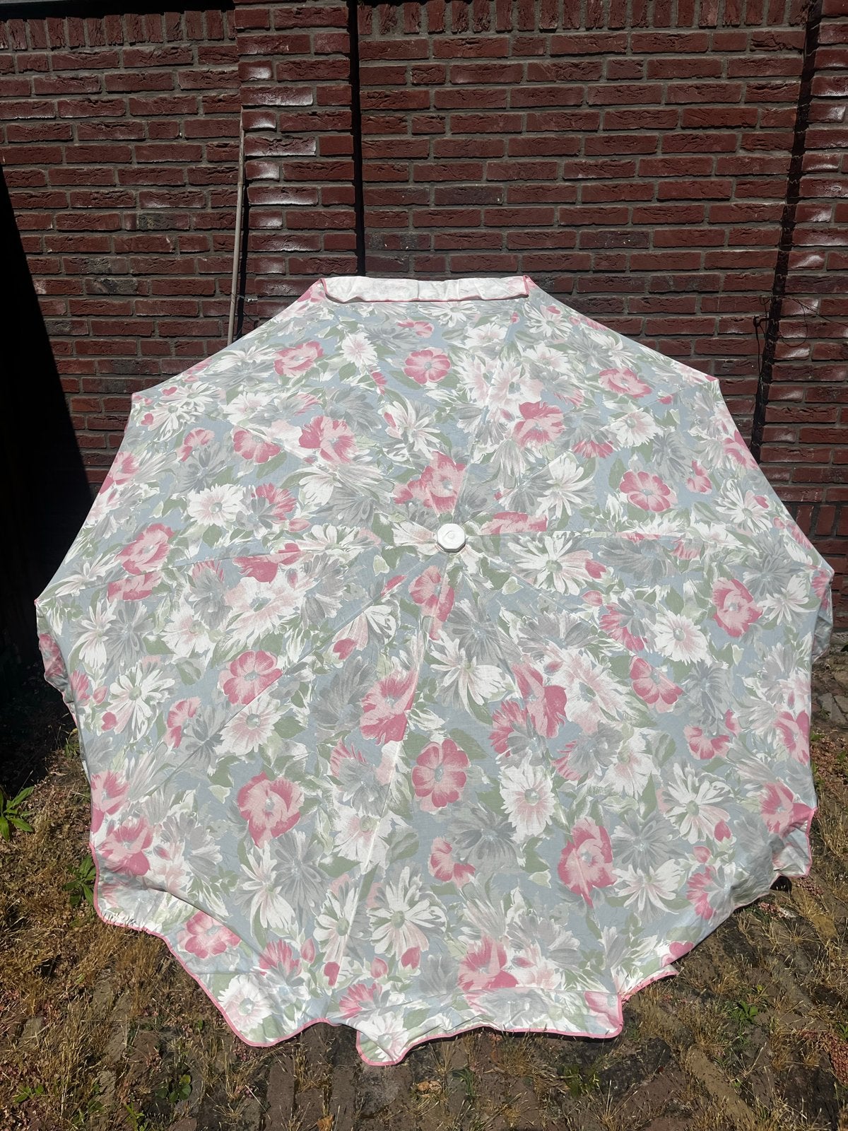 Vintage parasol met bloemenprint doorsnee 190, Tuin en Terras, Ophalen, Nieuw, 1 tot 2 meter, Stokparasol