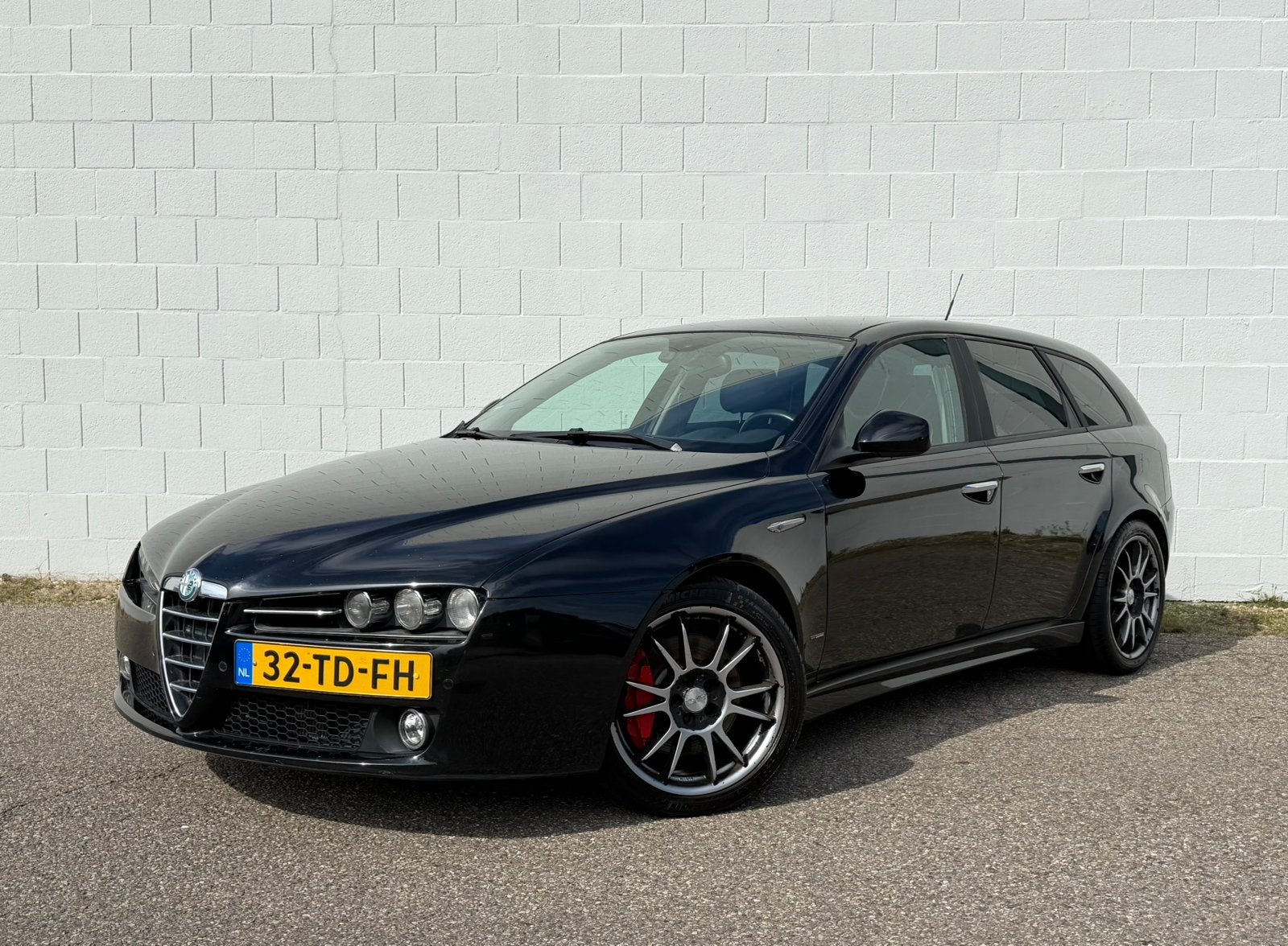 Alfa Romeo 159 2.4 Jtdm 20V SW 2006 Zwart, Auto's, Voorwielaandrijving, 197 €/maand, 1655 kg, Zwart