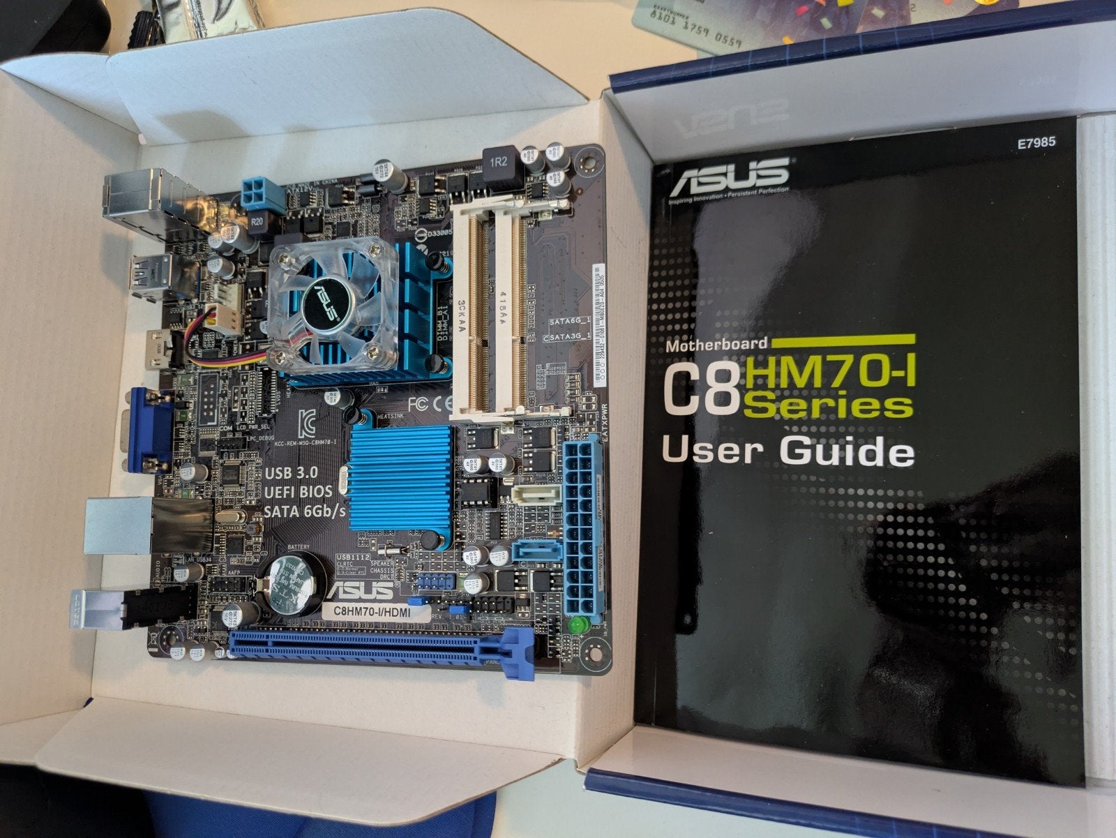 ASUS C8HM70-I/HDMI Moederbord +8GB SODIMM, Computers en Software, Moederborden, Zo goed als nieuw, Intel, DDR3, Ophalen of Verzenden