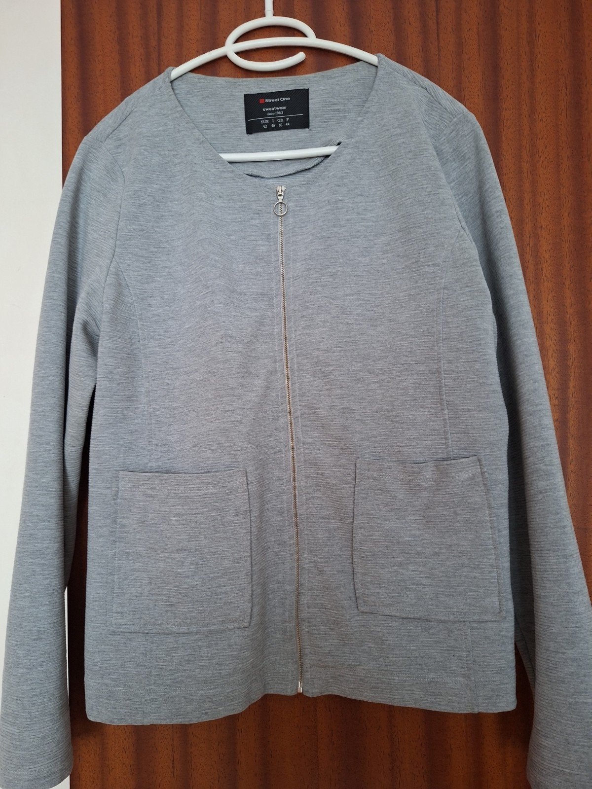 Street One jasje- Grijs - Maat 42, Kleding | Dames, Jasjes, Kostuums en Pakken, Ophalen of Verzenden, Grijs, Gedragen, Maat 42/44 (L)