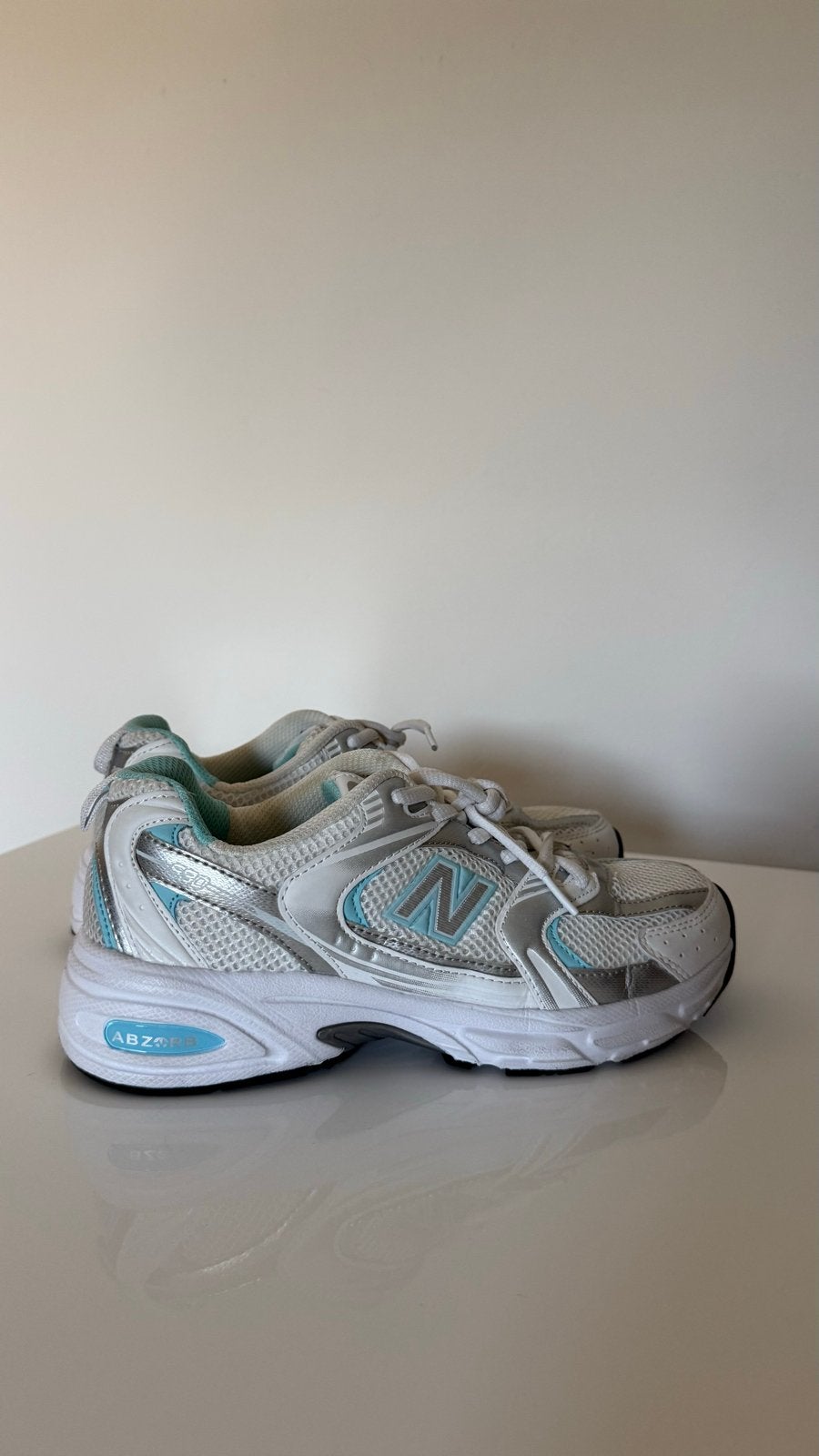 Sneakers - Wit/Zilver/Blauw, Ophalen of Verzenden, Zo goed als nieuw, Wit, Sneakers of Gympen