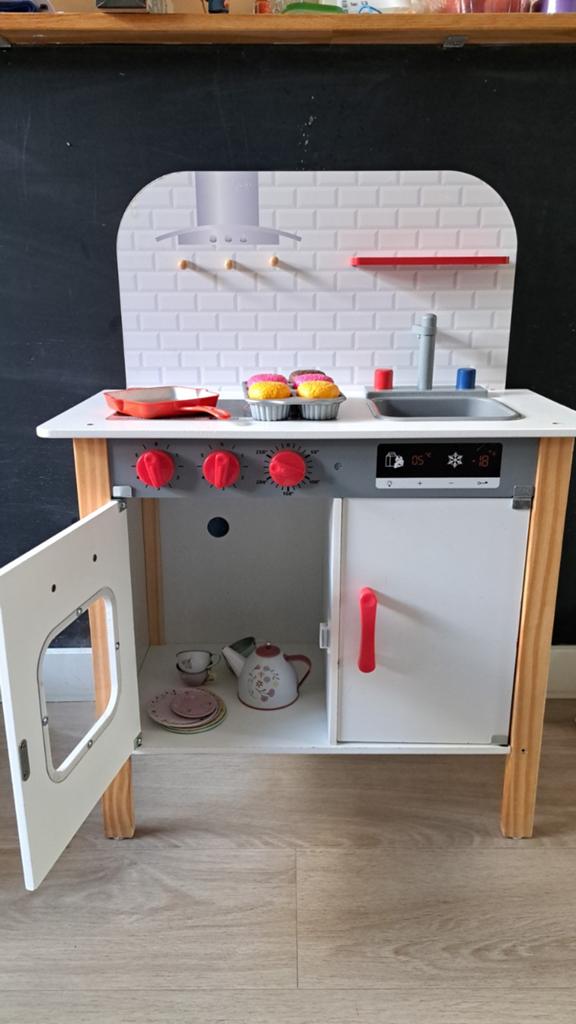 Houten speelkeuken met accessoires, Kinderen en Baby's, Speelgoed | Speelkeukens, Gebruikt, Speelkeuken, Hout, Ophalen of Verzenden