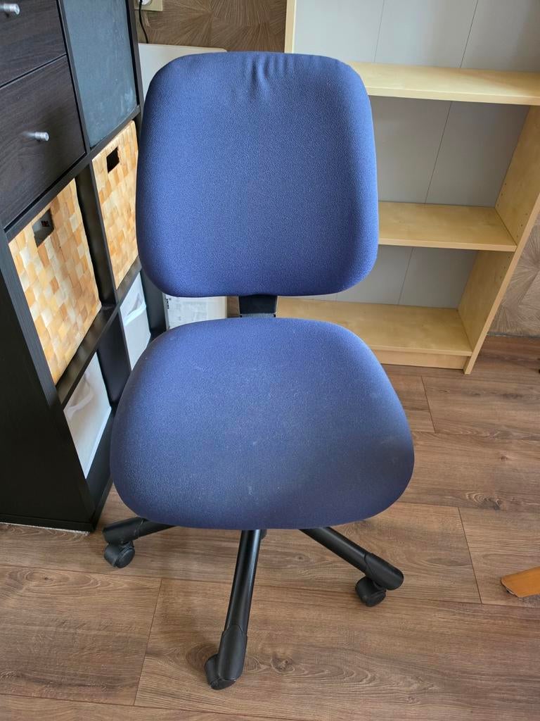 Blauwe bureaustoel met wieltjes - Gebruikt, Ophalen