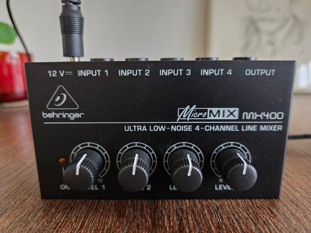 Behringer MicroMIX MX400 Ultra Low-Noise 4-kanaals Mixer, Muziek en Instrumenten, Mengpanelen, Zo goed als nieuw, Minder dan 5 kanalen