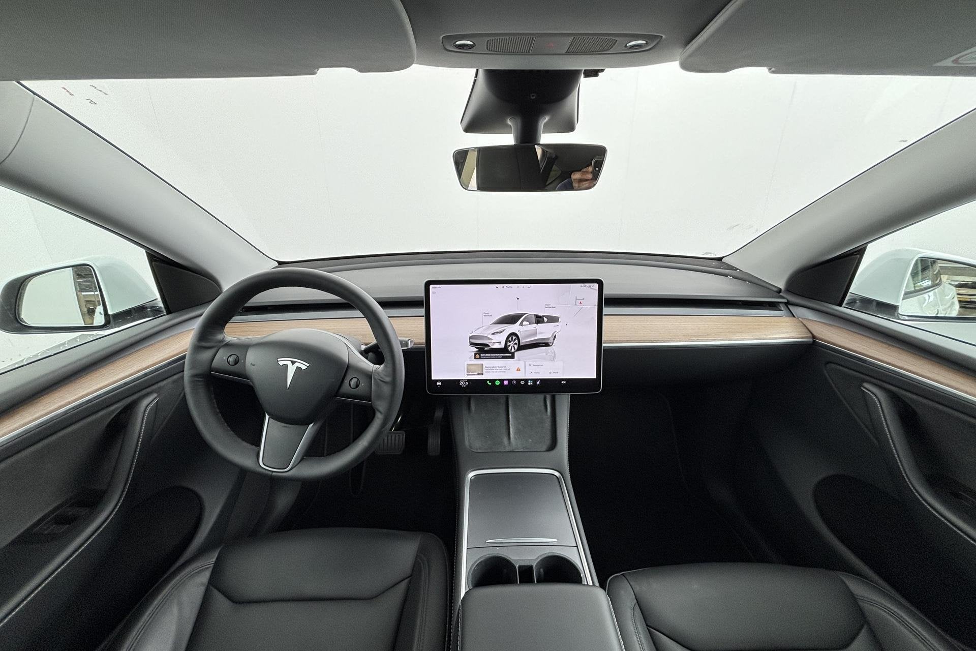 Foto 2 van Tesla Model Y Long Range AWD 75 kWh - Krachtige Long Range m