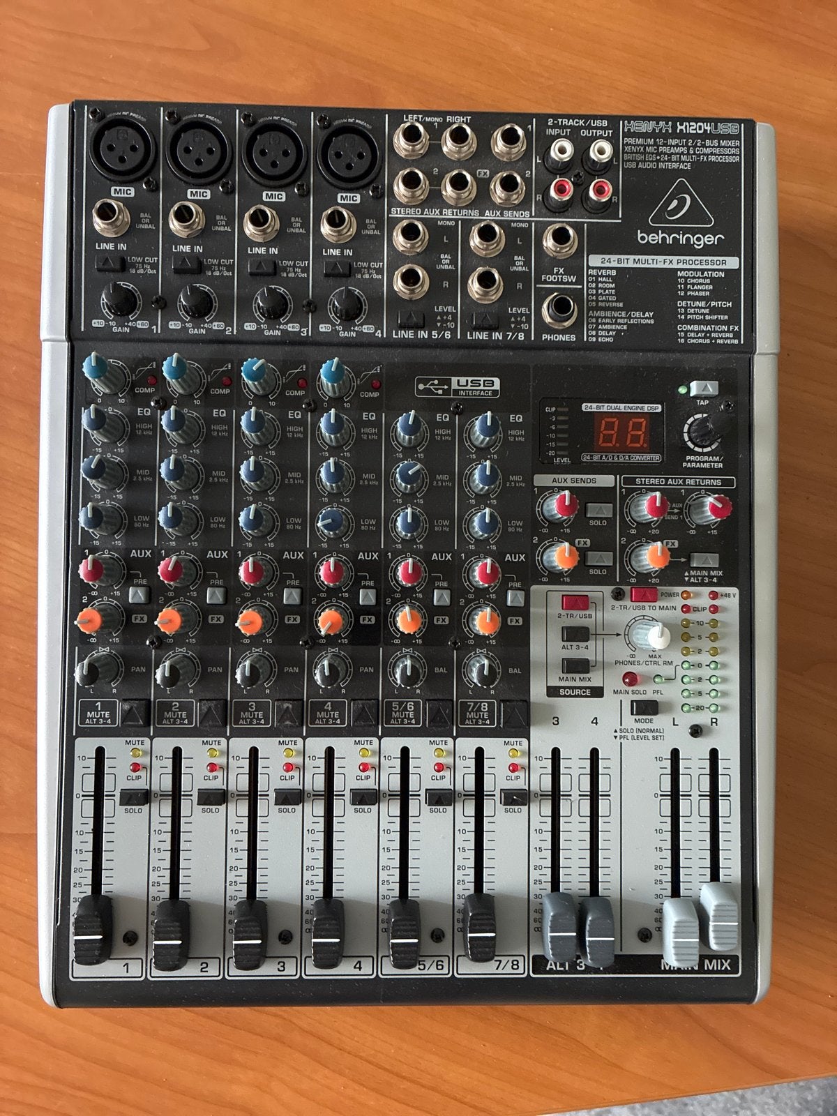 Behringer Xenyx X1204USB Mixer - Zo goed als nieuw, Muziek en Instrumenten, Mengpanelen, Ophalen, Zo goed als nieuw, 10 tot 20 kanalen