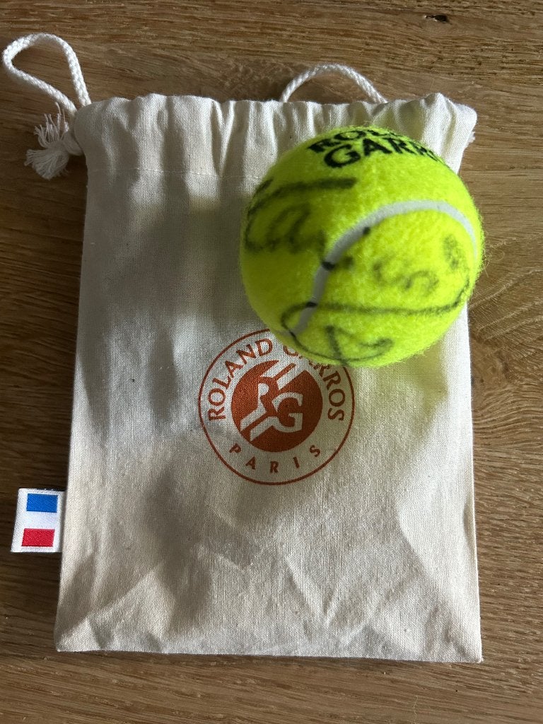 Door Marion Bartoli gesigneerde  tennisbal Roland Garros, Ballen, L00, Nieuw, Ophalen of Verzenden