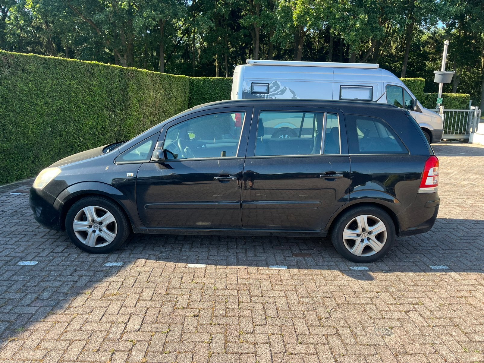 Opel Zafira 1.6 16V 85KW 2008 Zwart / motorstoring / export, Voorwielaandrijving, 15 km/l, 4 cilinders, 7 stoelen