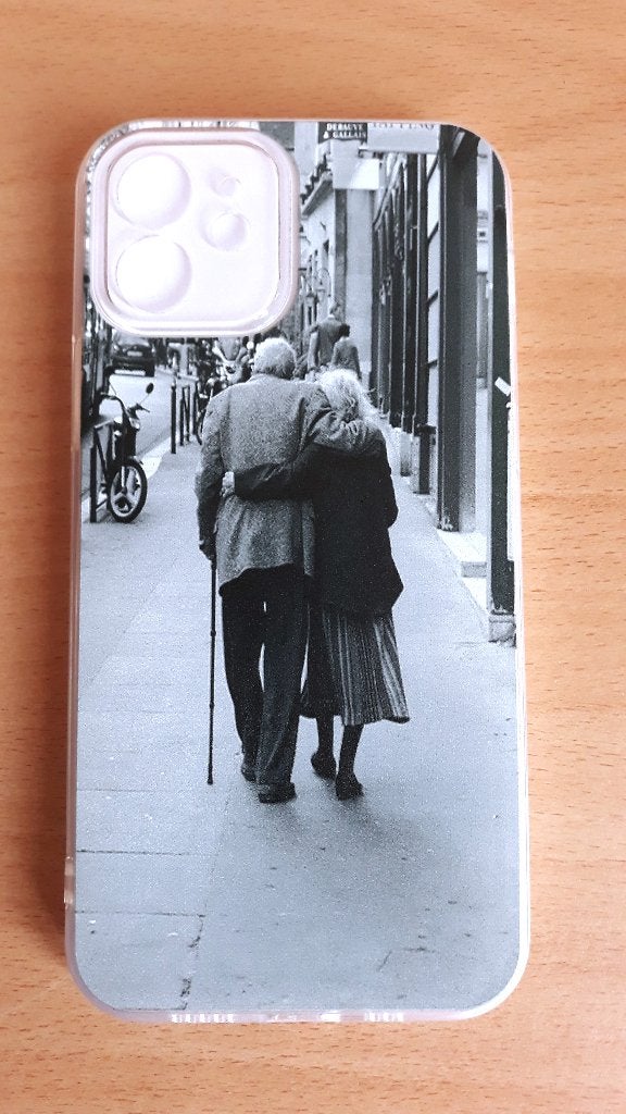Nieuw iPhone 12 hoesje "Oude liefde roest niet", Overige merken, Nieuw, Hoesje of Tasje, Ophalen of Verzenden