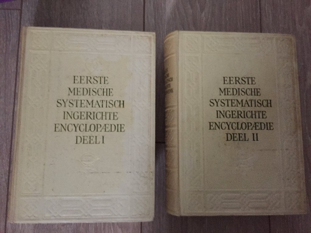 Eerste medische systematische ingerichte encyclopedie  1 + 2, Boeken, Ophalen of Verzenden, Gelezen, Zwangerschap en Bevalling