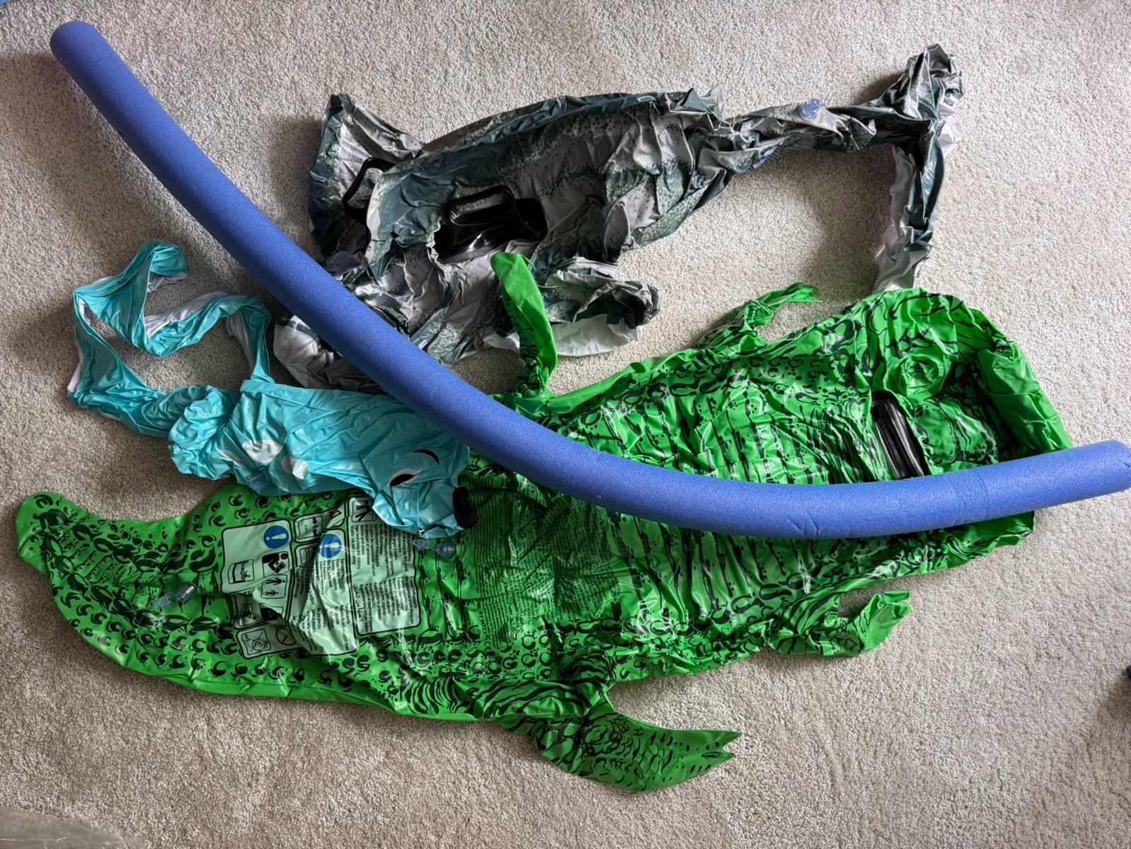 Opblaas dolfijn, krokodil en zeehond (zwemband), Ophalen of Verzenden, Zo goed als nieuw