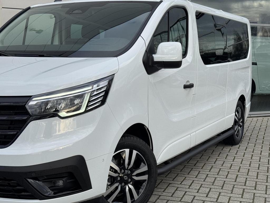 Renault Trafic 2.0 Blue dCi 170 T30 L2H1 Anniversary Automaa, Auto's, Bestelauto's, Stof, 4 cilinders, Met garantie (alle), Renault