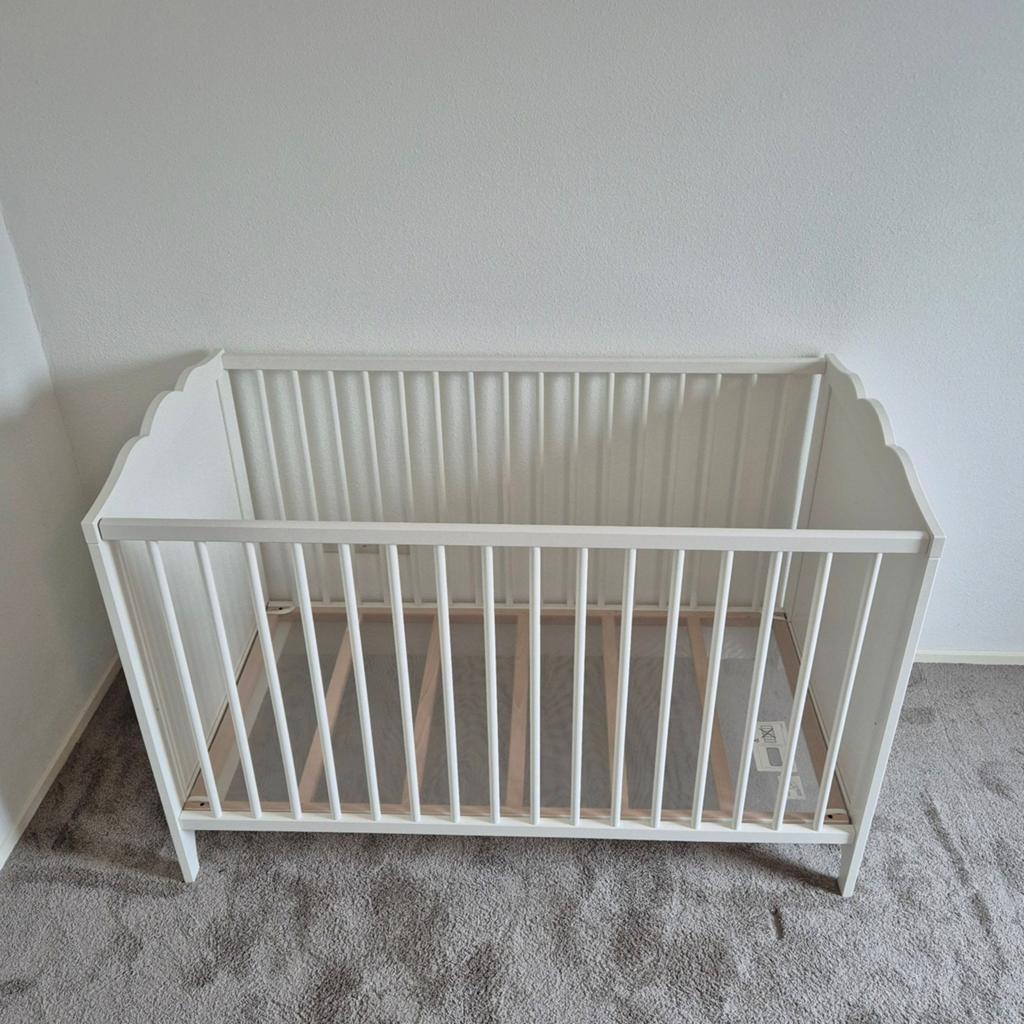 Peuterledikant Hensvik van Ikea, wit 120 x 60 cm., Kinderen en Baby's, Babywiegjes en Ledikanten, Ophalen, Gebruikt, Ledikant