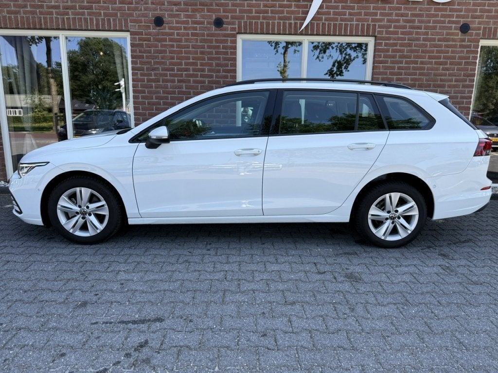 Volkswagen Golf Variant 1.0 eTSI Life TREKHAAK / DIGIDASH /, Gebruikt, Origineel Nederlands, 1265 kg, 3 cilinders