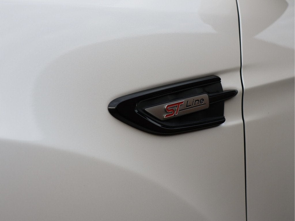 Ford Kuga 1.5 EcoBoost ST Line winterpack (bj 2018), 4 cilinders, Wit, Bedrijf, Handgeschakeld