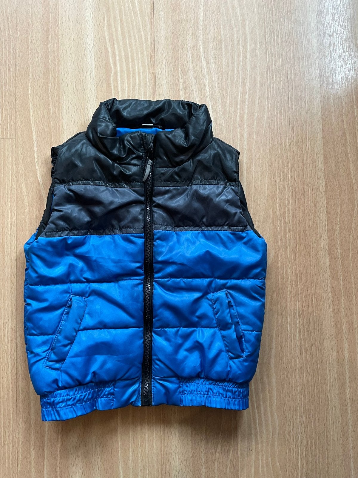Bodywarmer maat 92 jongen zgan, Kinderen en Baby's, Kinderkleding | Maat 92, Ophalen of Verzenden, Zo goed als nieuw, Jongen, Jas