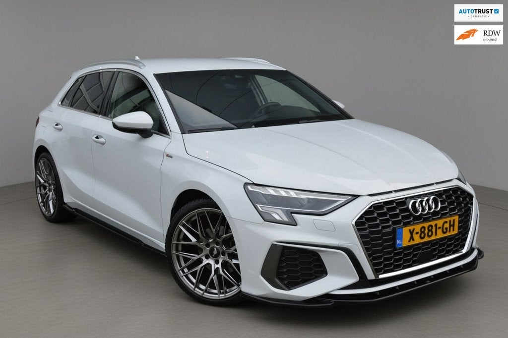 Audi A3 Sportback 150PK!|S-Line|ACC|Maxton|6 maand garantie|, Auto's, Audi, Stof, 4 cilinders, 150 pk, Wit