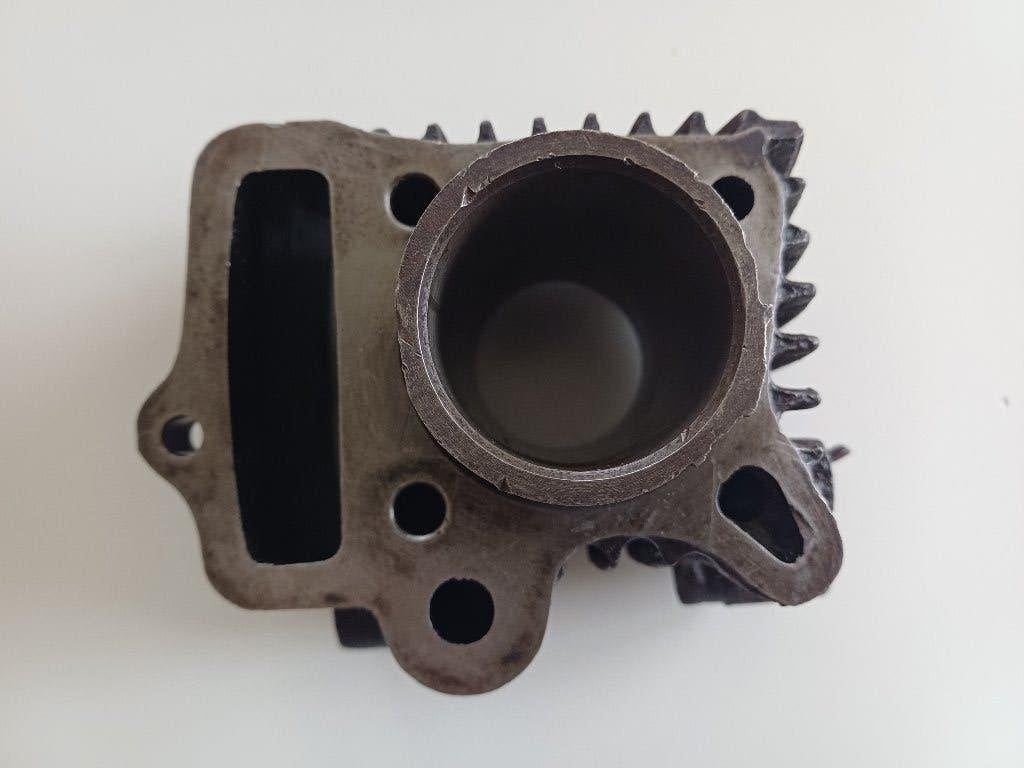Honda 4takt cilinder 49cc Hm-F2 origineel Gebruikt, Ophalen of Verzenden, Gebruikt, Cilinder, Overige merken