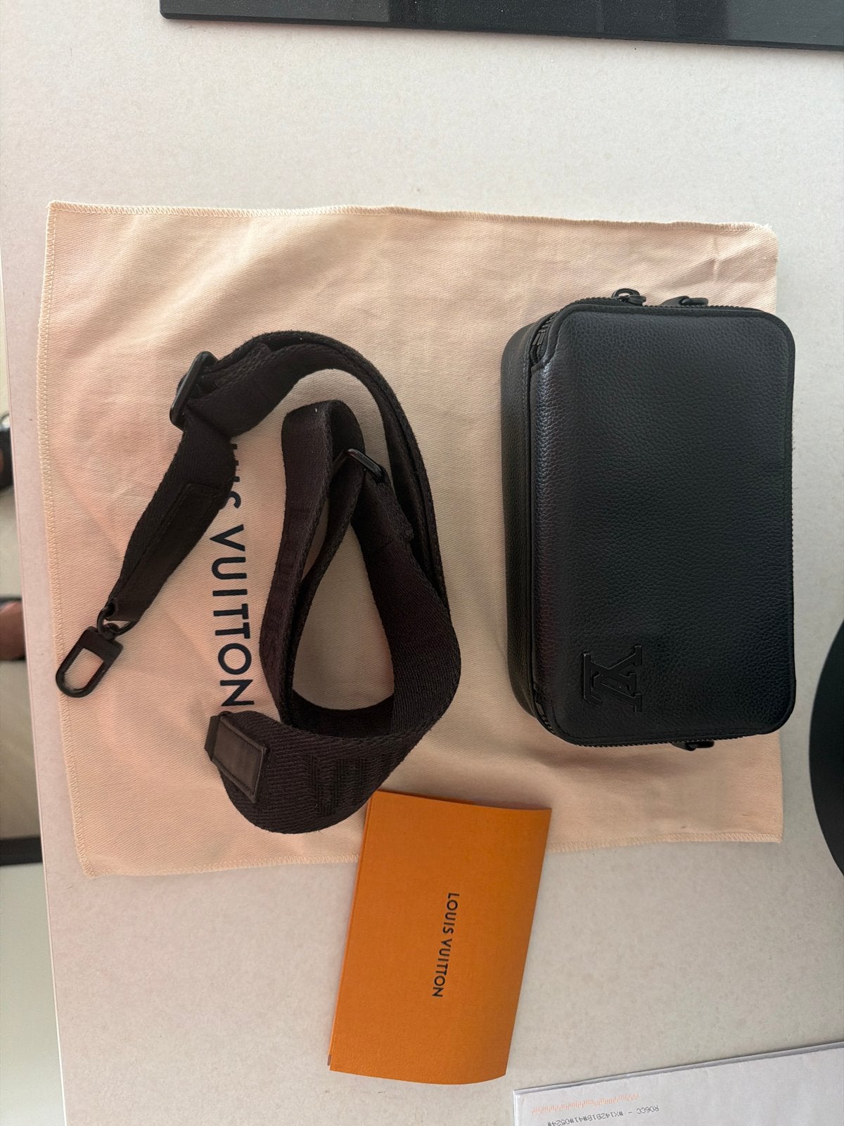 Louis Vuitton Alpha Wearable Wallet, Sieraden, Tassen en Uiterlijk, Tassen | Rugtassen, Overige merken, Minder dan 30 cm, Ophalen of Verzenden