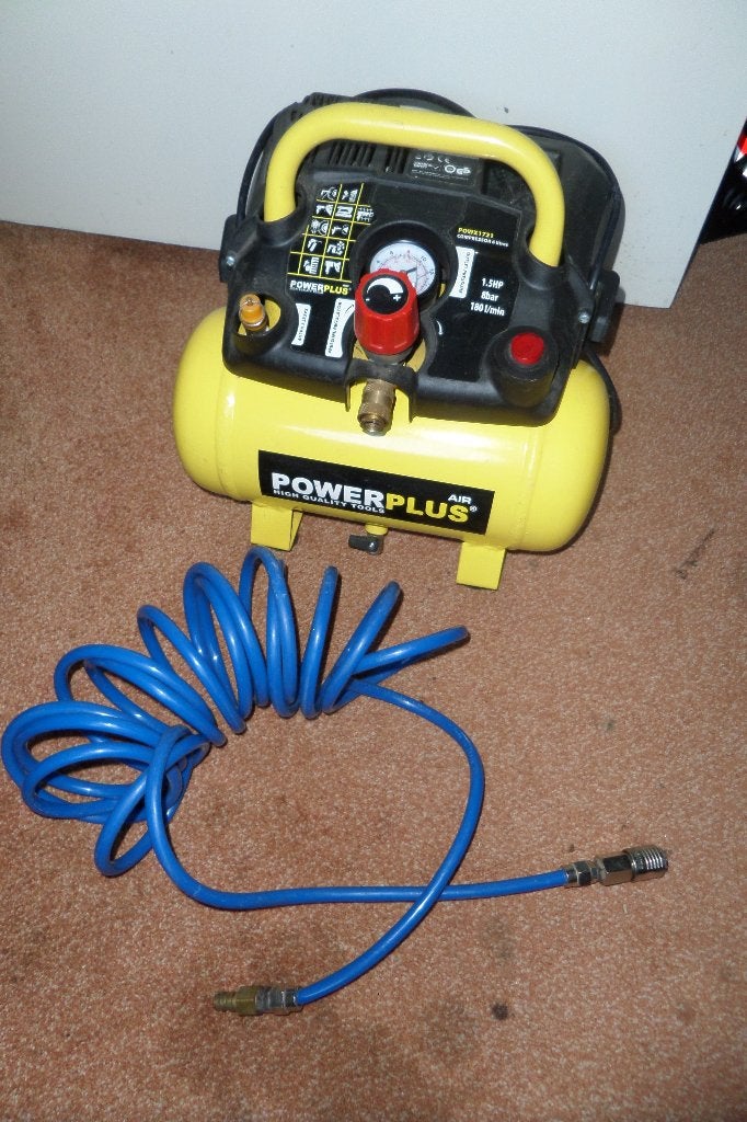 Compressor - PowerPlus POWX1721 - 1100 Watt - 8 Bar, Ophalen, 6 tot 10 bar, Zo goed als nieuw, Minder dan 200 liter/min